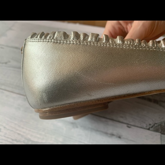 {⭐️HOST PICK 6.22 ⭐️KATE SPADE NEW YORK} Nicole Skimmers Silver - Picture 5 of 7